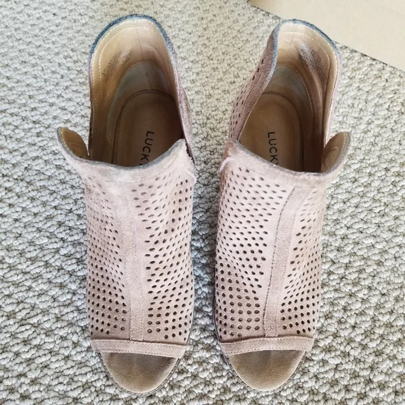 ❌️❌️SOLD❌️❌️Lucky Brand Larise Booties size 6.5 brown - Picture 6 of 12